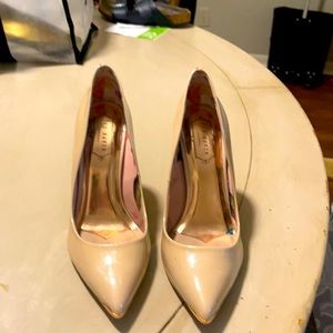 Gorgeous pair of 4 inch Ted Baker pumps. Only worn three times. Leather